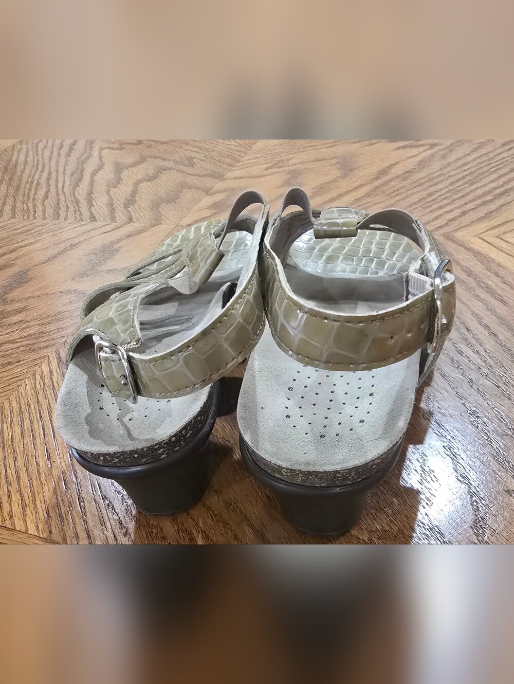 SAS Allegro Taupe Croc. Women’s Croc-Effect Strappy Sandals With Box - Picture 2 of 10